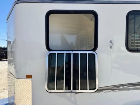 thuro-bilt-liberty-2-horse-bumper-pull-trailer-76-tall-safe-comfortable-transport